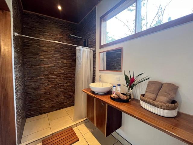 Siquirres Mountain Lodge Siqurres Da Alegria Bagian luar foto